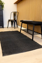 Hilma Plain Svart - Plastmatta - KM Home | Mattfabriken