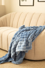 Pläd Pom Pom Blå - Pläd med lekfull struktur - KM Home | Mattfabriken