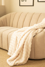 Pläd Pom Pom Creme - Pläd med lekfull struktur - KM Home | Mattfabriken