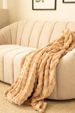 Pläd Pom Pom Karamell - Pläd med lekfull struktur - KM Home | Mattfabriken