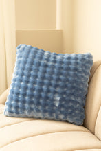 Kudde Pom Pom Blå - Kudde med lekfull struktur - KM Home | Mattfabriken