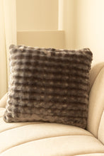 Kudde Pom Pom Grafit - Kudde med lekfull struktur - KM Home | Mattfabriken