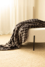 Pläd Pom Pom Grafit - Pläd med lekfull struktur - KM Home | Mattfabriken