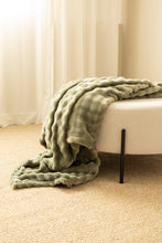 Pläd Pom Pom Grön - Pläd med lekfull struktur - KM Home | Mattfabriken