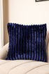 Kudde Stripe Navy - Kudde med Randstruktur - KM Home | Mattfabriken