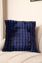 Kudde Pom Pom Navy - Kudde med lekfull struktur - KM Home | Mattfabriken