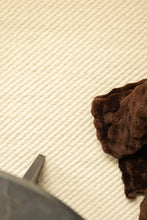 Ekeby Vit - Kvadratisk Ullmatta - KM Home | Mattfabriken