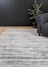 Tribeca Grå - Handvävd Viskosmatta