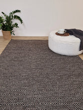 Gåsöga Svart - Ullmatta - K/M Carpets | Mattfabriken