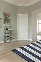 Sund Havsblå - Garnmatta - K/M Carpets | Mattfabriken