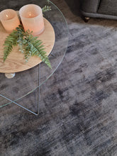 Tribeca Charcoal - Handvävd Viskosmatta - K/M Carpets | Mattfabriken