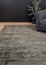 Tribeca Olivgrön - Handvävd Viskosmatta - K/M Carpets | Mattfabriken