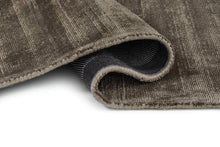 Tribeca Olivgrön - Handvävd Viskosmatta - K/M Carpets | Mattfabriken