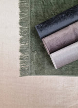 Granada Smaragdgrön - Konstsilkesmatta - K/M Carpets | Mattfabriken