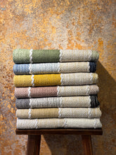 Båstad Svart - Handvävd Gångmatta - KM Home | Mattfabriken