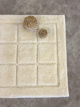 Square Creme - Badrumsmatta - KM Home | Mattfabriken