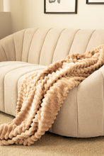 Pläd Stripe Karamell - Pläd med Randstruktur - KM Home | Mattfabriken