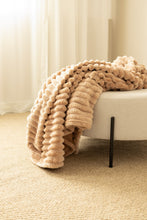 Pläd Stripe Karamell - Pläd med Randstruktur - KM Home | Mattfabriken