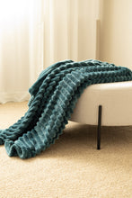 Pläd Stripe Petrol - Pläd med Randstruktur - KM Home | Mattfabriken