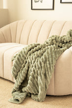 Pläd Stripe Grön - Pläd med Randstruktur - KM Home | Mattfabriken