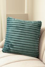 Kudde Stripe Petrol - Kudde med Randstruktur - KM Home | Mattfabriken