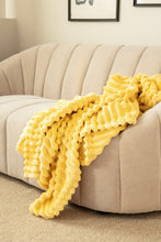 Pläd Stripe Gul - Pläd med Randstruktur - KM Home | Mattfabriken