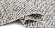 Nacka Svart/Vit - Rund Ullmatta - KM Home | Mattfabriken