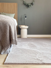 Heaven Taupe - Ryamatta med pälskänsla - KM Home | Mattfabriken