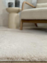 Heaven Deluxe Natur - Gångmatta med pälskänsla - K/M Carpets | Mattfabriken