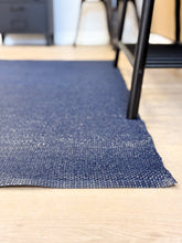 Hilma Plain Blå - Plastmatta - KM Home | Mattfabriken