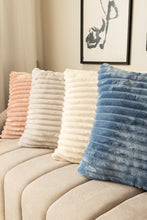 Kudde Stripe Creme - Kudde med Randstruktur - KM Home | Mattfabriken