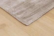 Tribeca Linne - Handvävd Viskosmatta - K/M Carpets | Mattfabriken