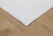 Castello Diamond Vit - Tvättbar matta - K/M Carpets | Mattfabriken