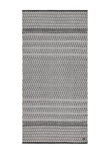 Lidingö Svart - Handvävd Trasmatta - K/M Carpets | Mattfabriken