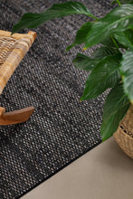 Palma Plain Svart - Flatvävd matta - K/M Carpets | Mattfabriken