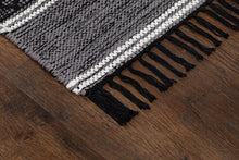 Solhaga Svart - Handvävd bomullsmatta - K/M Carpets | Mattfabriken