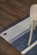 Vindö Denimblå - Handvävd Trasmatta - K/M Carpets | Mattfabriken