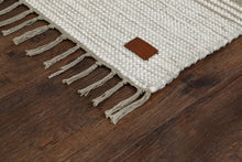 Vindö Olivgrön - Handvävd Trasmatta - K/M Carpets | Mattfabriken