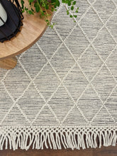 Nepal Bell Svart - Ullmatta - K/M Carpets | Mattfabriken